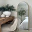 Miroir pleine grandeur surdimensionné et arqué en bois-354649889-354649894