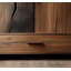 Une garde-robe au design simple