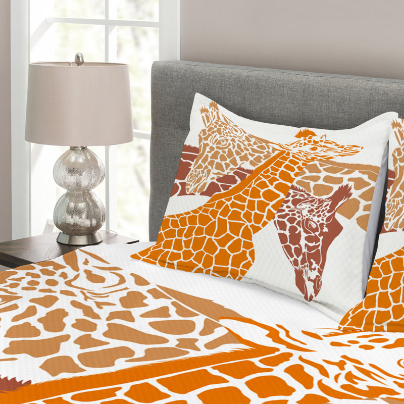 Giraffe Bedspread Set with Shams, 220 x 264 cm
