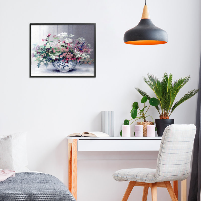 Vase Painterly Elegant, H 11 po x l 14 po, Giclée encadrée noir minuit