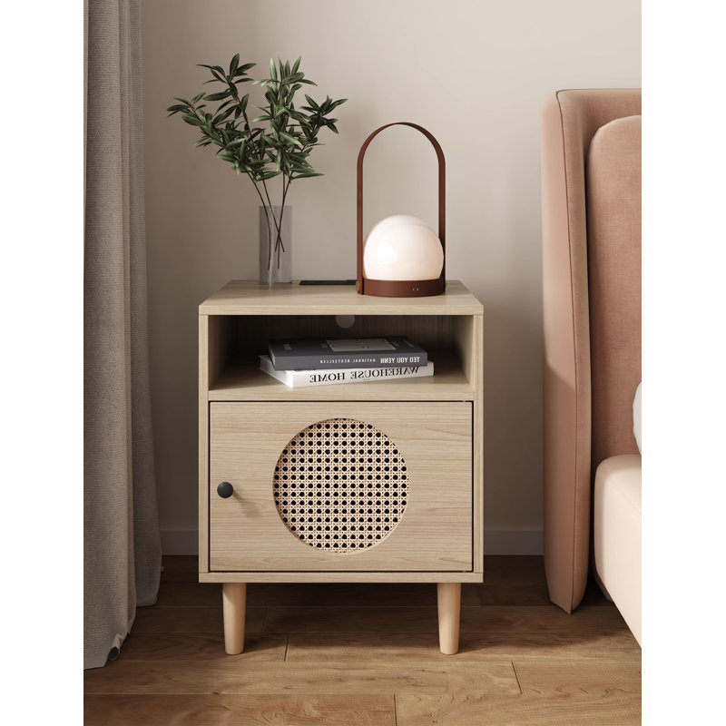 Dzeisonas 18'' W Nightstand
