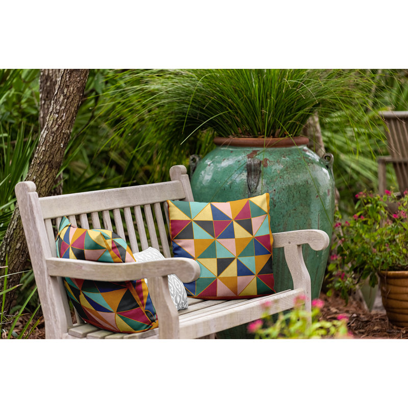 Coussin intérieur / extérieur Leafy Branch, H 20 po x l 20 po, Jaune / bleu / rose géométrique