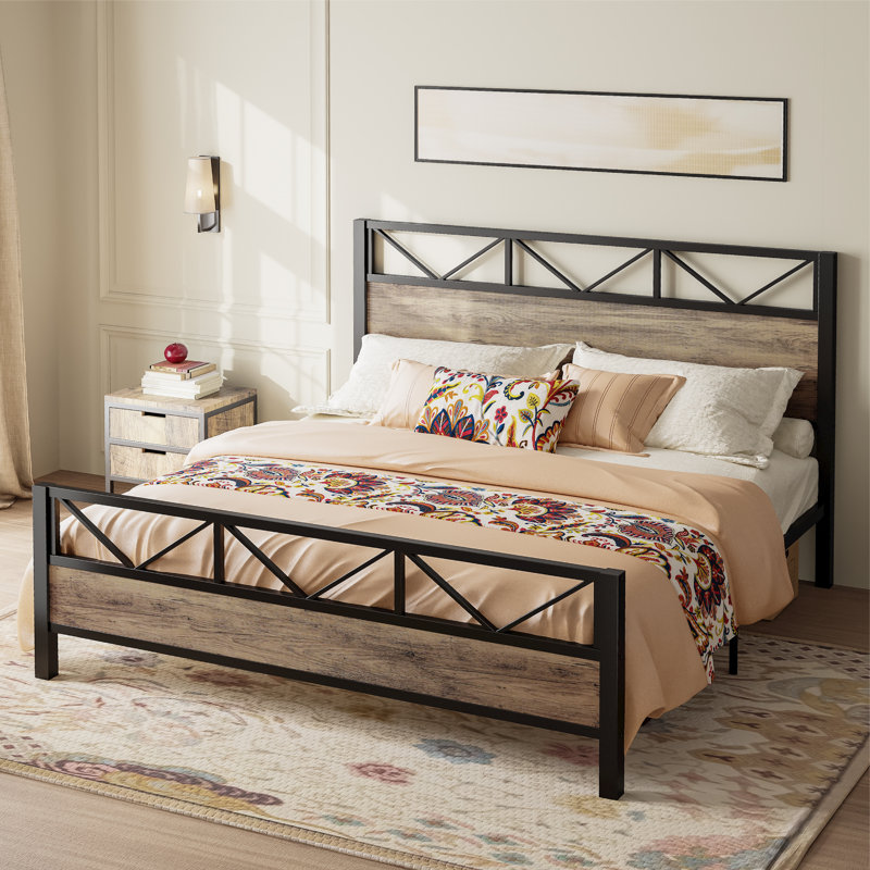 Wykeisha Platform Bed, King, Rustic Maple
