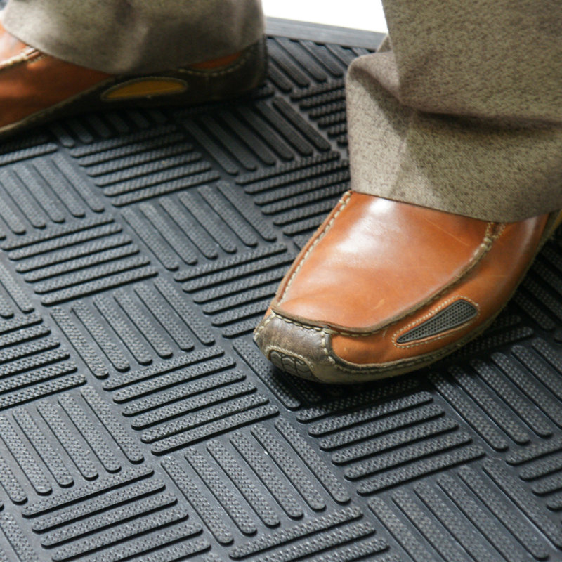 Rubber-Cal "Dura-Scraper Checkered" Entrance Mat - Black, 36" W x 60" L