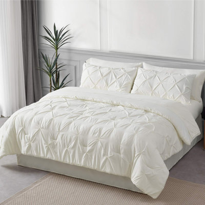 Bedsure Twin/Twin-XL Burgundy Pintuck Bed-in-a-Bag - White Pinch Pleat Comforter Set with Sheets, Pillowcases & Shams for Dorm Room(Set of 5)
