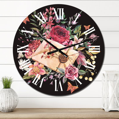 Ancienne lettre rétro avec fleurs - horloge murale traditionnelle