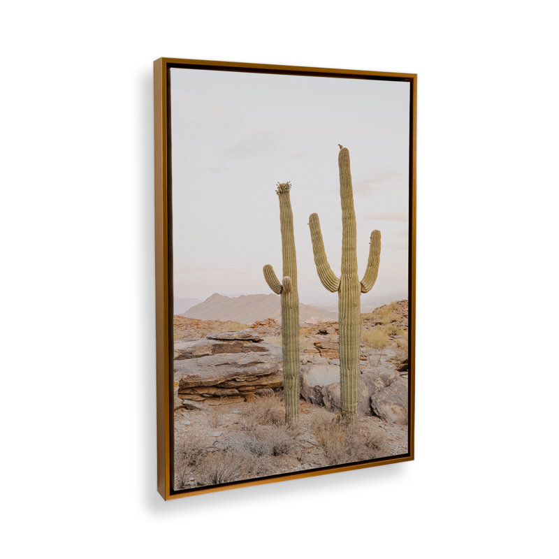 «Desert Majesty» sur toile par Krista Mosakowski, H 38 po x l 26 po, Cadre flottant or poli