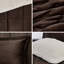 À l'édredon, décoration de chambre double / grand lit pour une nuit de repos paisible,-116011492-116011495
