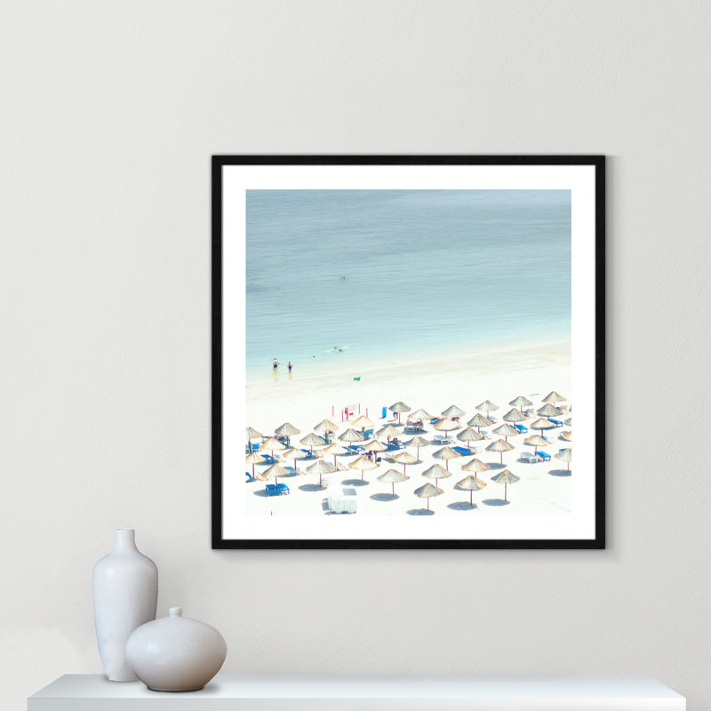 «Sesimbra I» par Ingrid Beddoes - impression, H 33,25 po x l 33,25 po x P 0,75 po, Papier avec cadre en bois noir