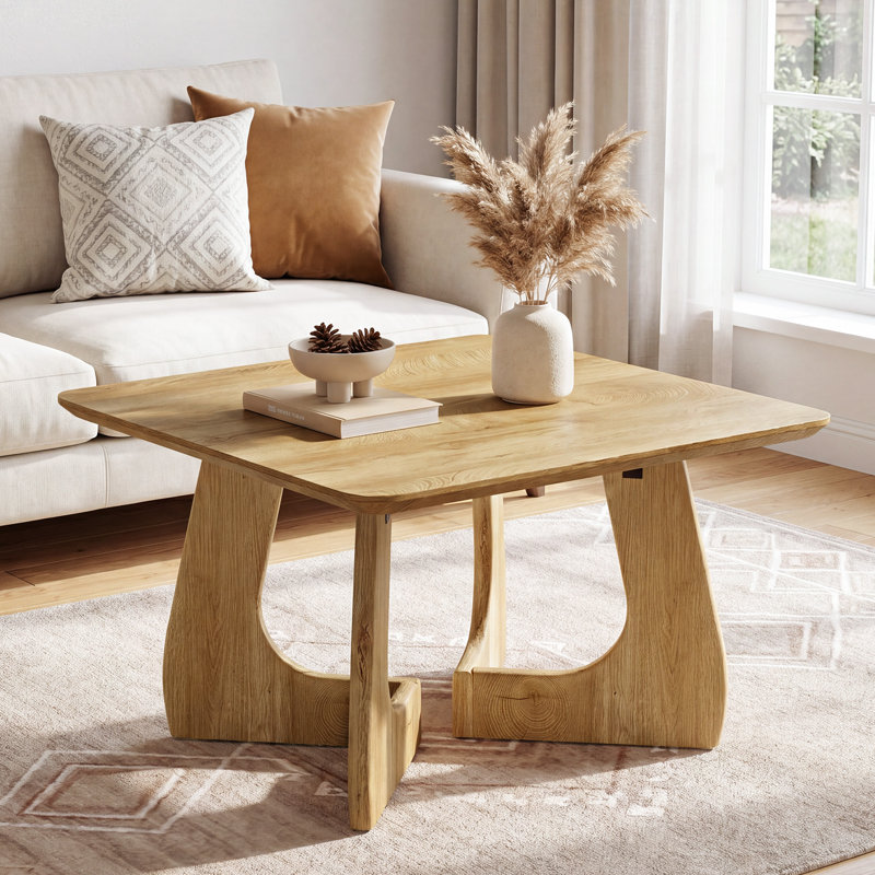 Table basse carrée avec pieds uniques pour le salon