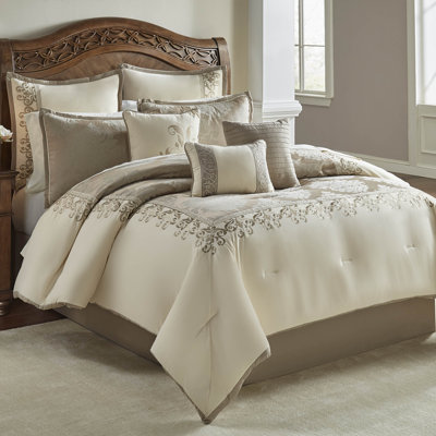 Hillcrest Comforter Set