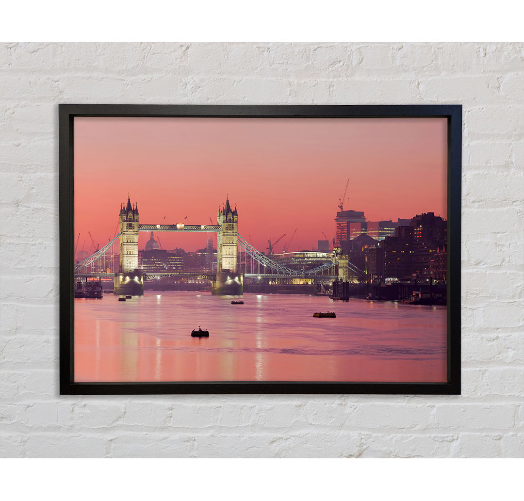 Pink Nights Through The Tower Bridge - Einzelne Bilderrahmen Kunstdrucke auf Leinwand