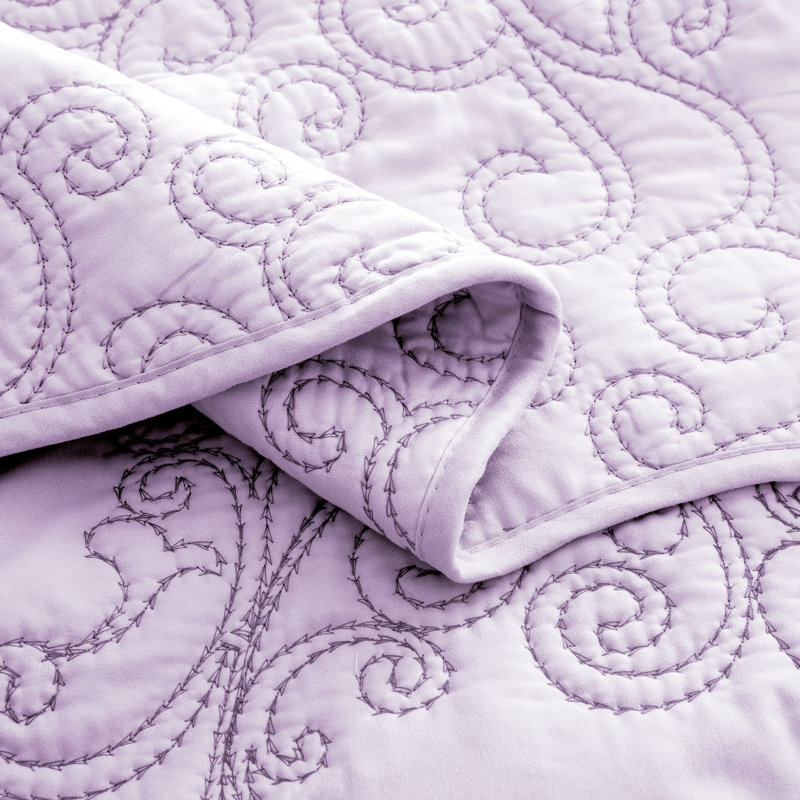 4 Piece Damask Oversized Embroidery Bedspread Set, King Quilt + 2 King Shams + Throw Pillow, Brume de lavande