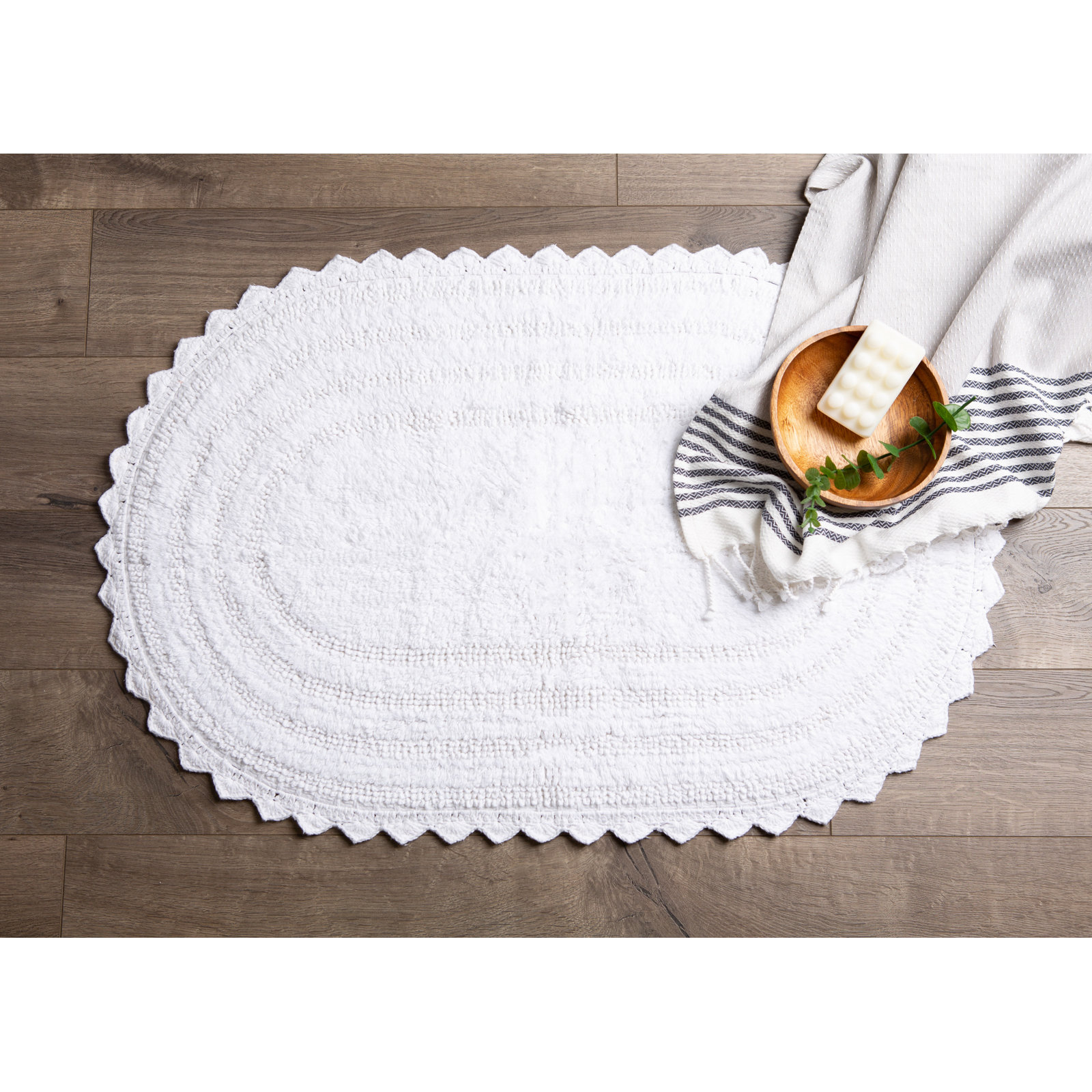 Lisk Oval Cotton Bath Rug, 17" W x 24" L, White