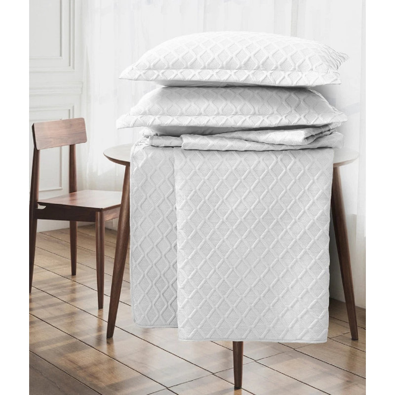 3 Piece Quilted Bedspreads Diamond Check Embossed Pattern, Polyester Material, Durable, Box Stitching, with Matching Pillow Shams
