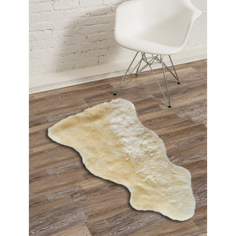 Estes 2' x 3' Gold Sheepskin Non Skid Area Rug, Novelty: 2' x 3'