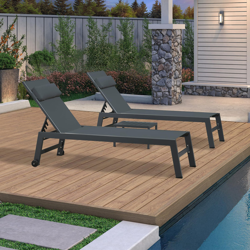 Outdoor Rust-Resistant Metal Chaise Lounge with Table, White