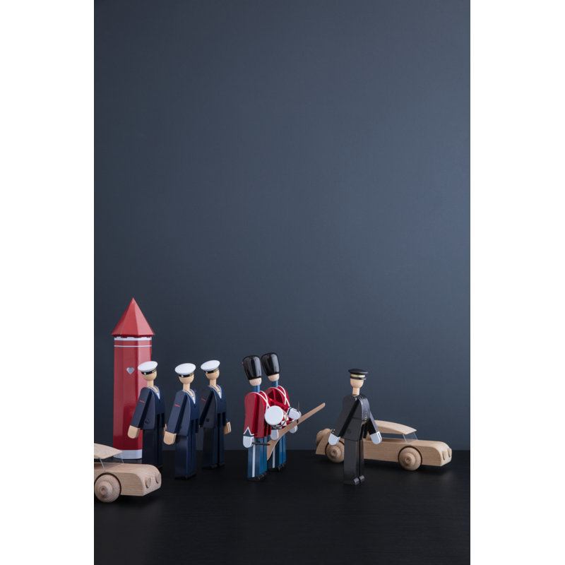 Guardsman with Gun Figurine
