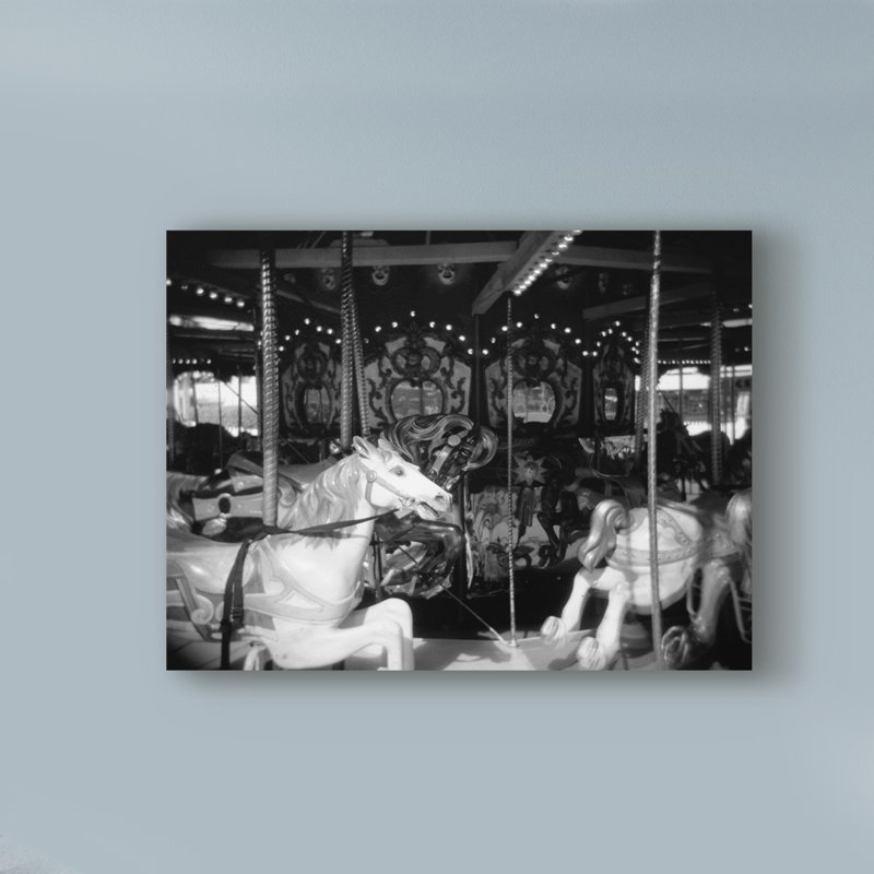 « carrousel i », reproduction de photo sur toile tendue, H 14 po x l 19 po x P 2 po