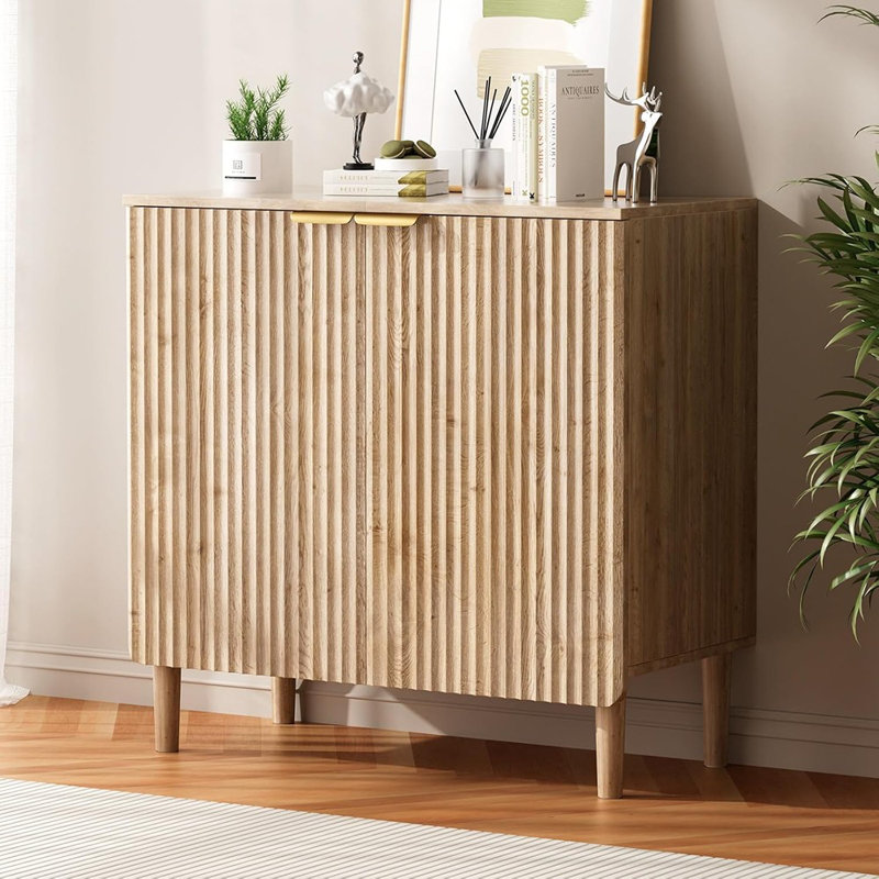 Buffet avec portes cannelées et tablettes réglables, noyer