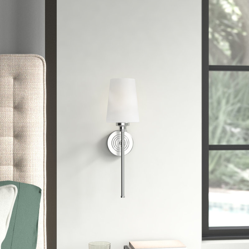 Leo Steel Wallchiere