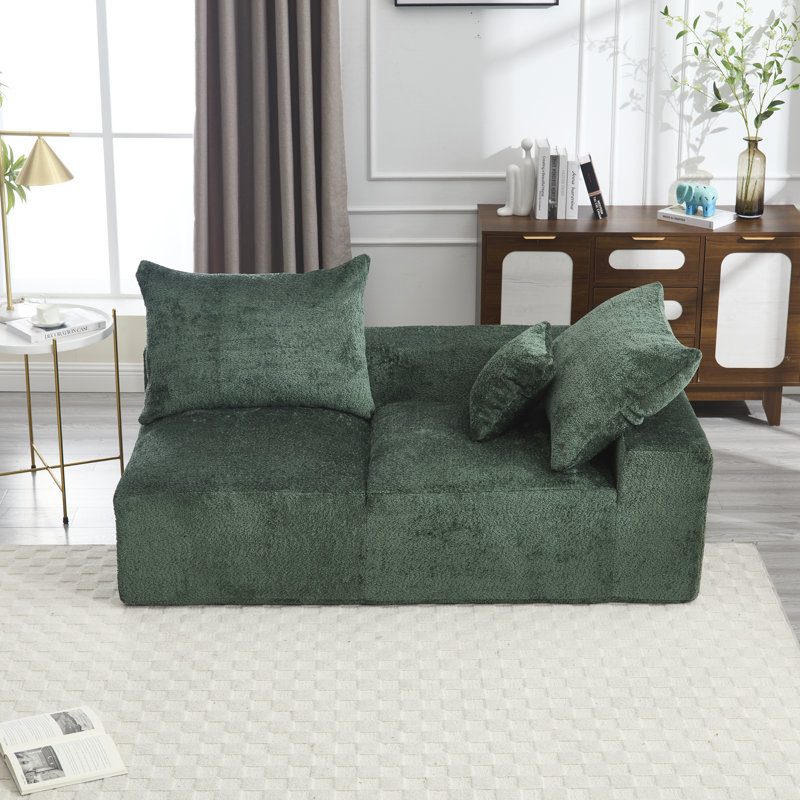 Canapé polyvalent avec un design intime et un tissu de qualité supérieure pour toutes les scènes