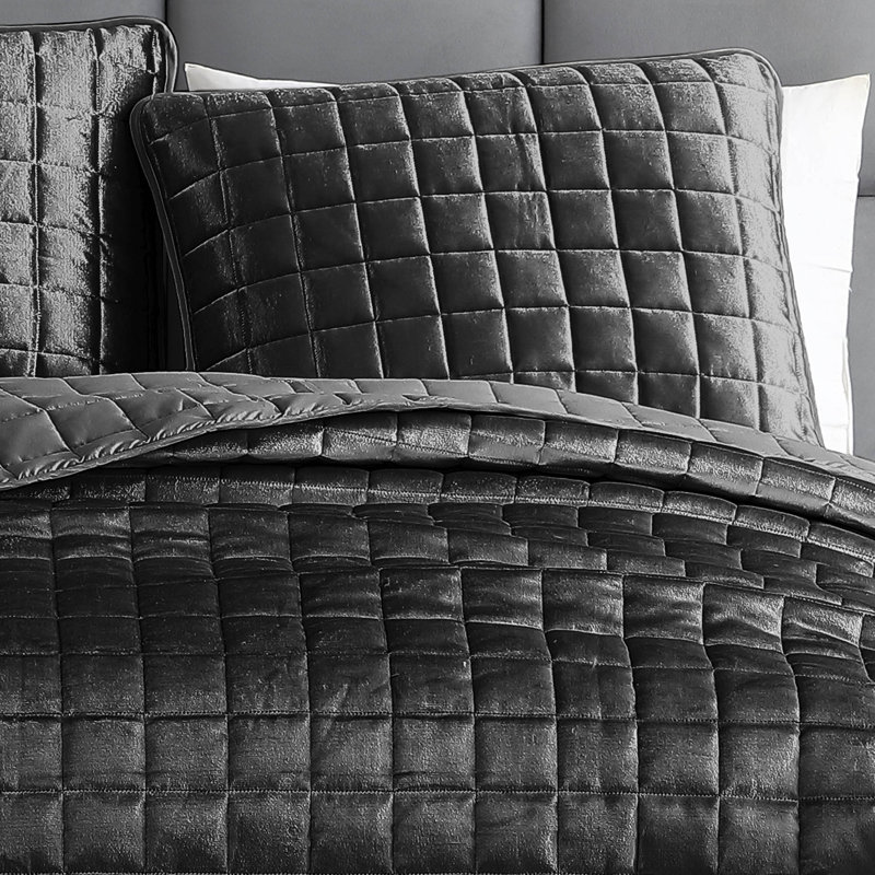 Graphite Velvet Reversible Full/Queen Quilt Set with Shams