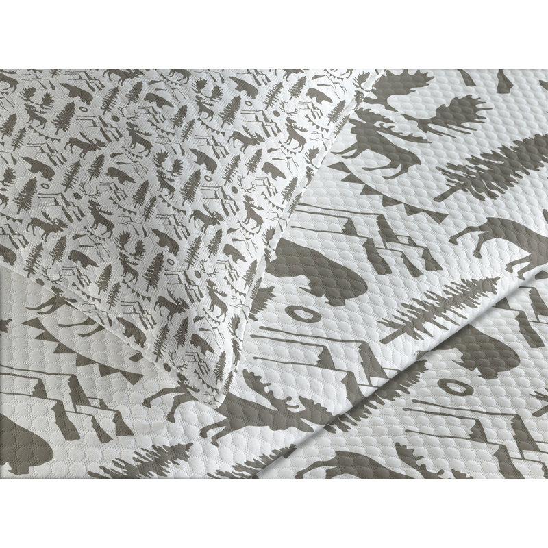 White Quilted Queen Bedspread Set with Pillow Shams