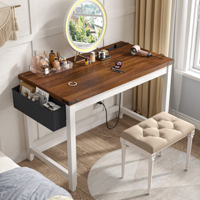 Simple Z Computer Desk with Built-In Electrical Outlet