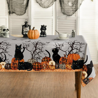 Halloween Buffalo Plaid Tablecloth, Rectangular Moon Pattern Table Cover, Black and Orange Checkered Halloween Decor for Dining Room, Kitchen, Parties, and Seasonal Gatherings