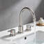 Robinet de lavabo de salle de bain surdimensionné en nickel brossé à 2 poignées à 3 poignées et 3 trous à 360 ° avec ensemble de bonde escamotable-127342993