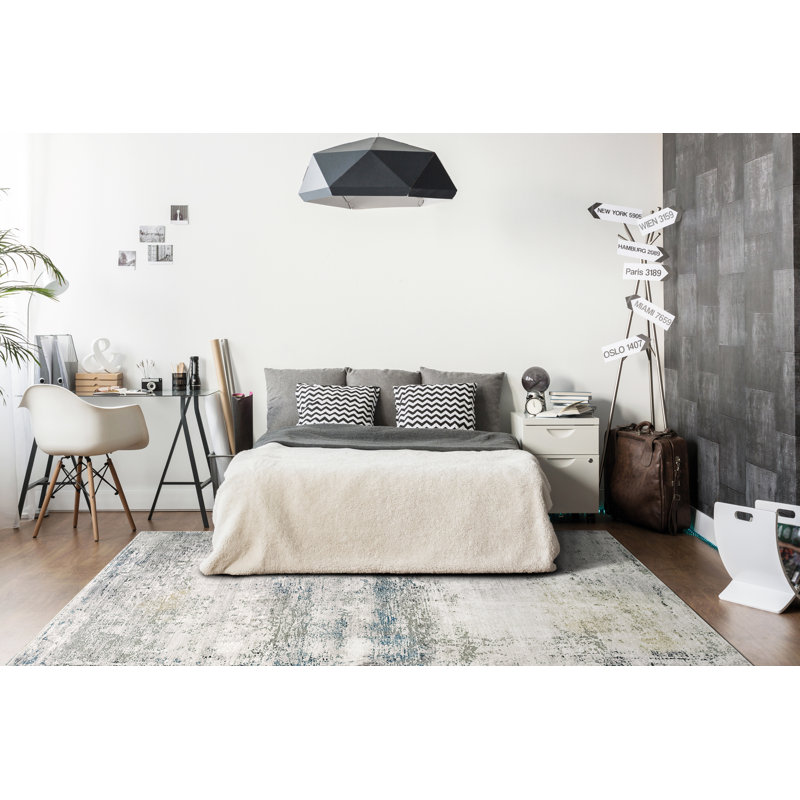 Newland Abstract Indoor Rug, Rectangle 5'3" x 7'7"