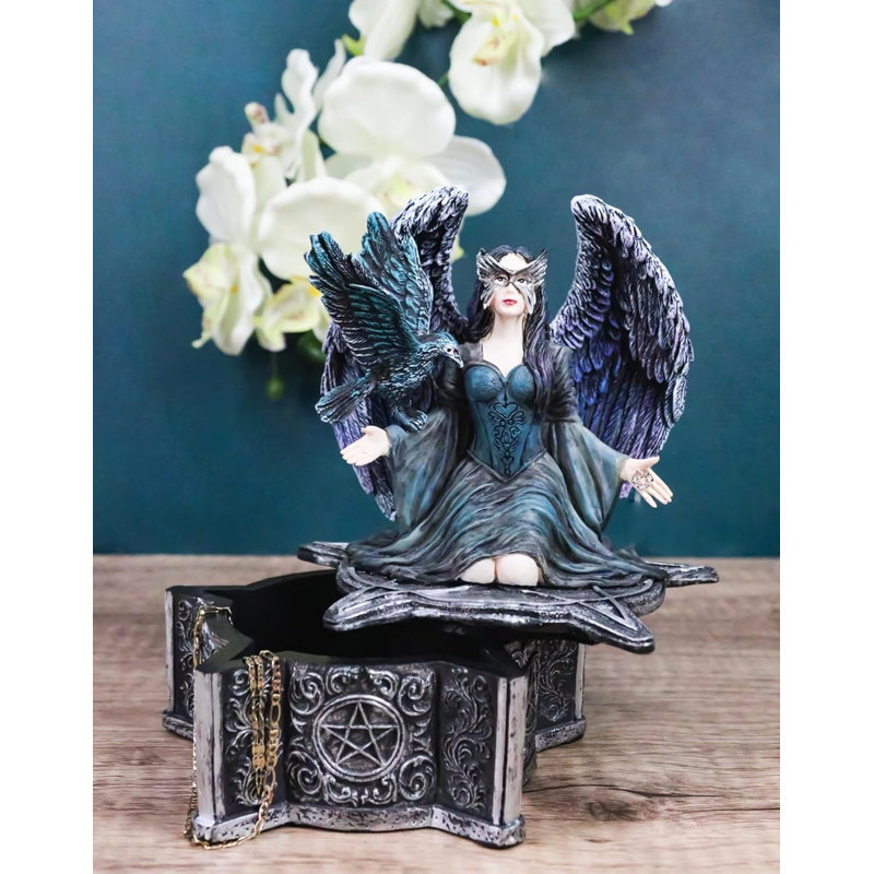 Figurine boîte gothique