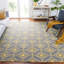 Tapis d'intérieur / extérieur gris / doré à motif géométrique crocheté à la main Ramsgate-16761928