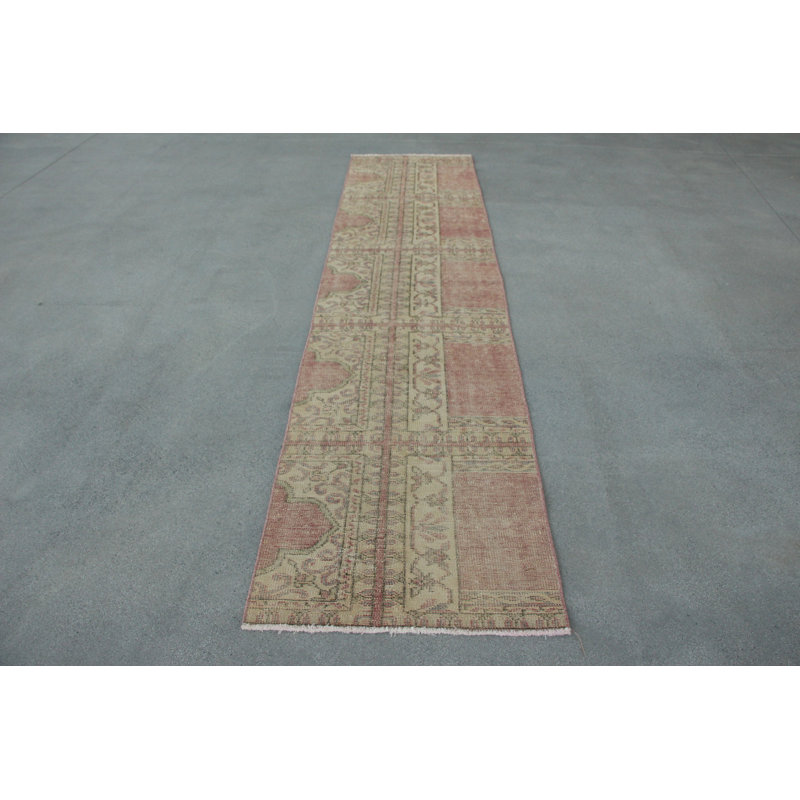 Chemin de table turc unique en rouge et beige avec un motif orné complexe pour la décoration du couloir