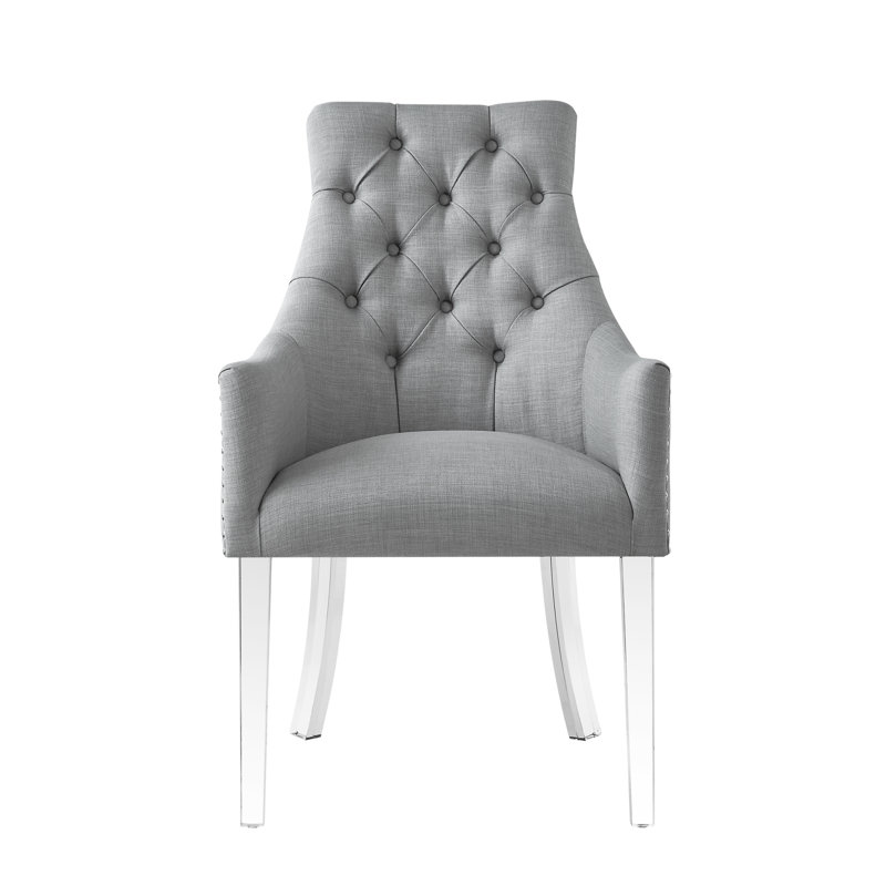 Chaise Baek, Lin gris clair