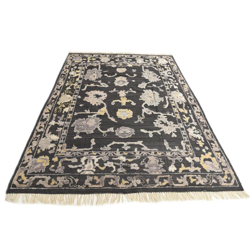 Tapis noir Nemec