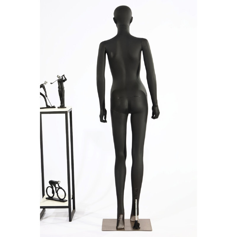 Amanie People Statue