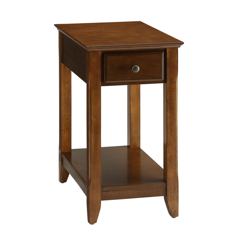 Table d'appoint ACME Bertie, noyer, 23"H x 13"W x 22"D, Noyer
