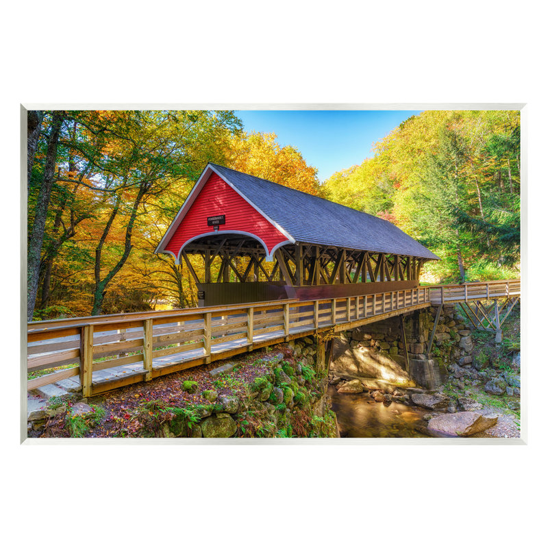 «Red Covered Bridge Woodland Creek Floater» par Rick Berk, H 10 po x l 15 po x P 0,5 po, Bois