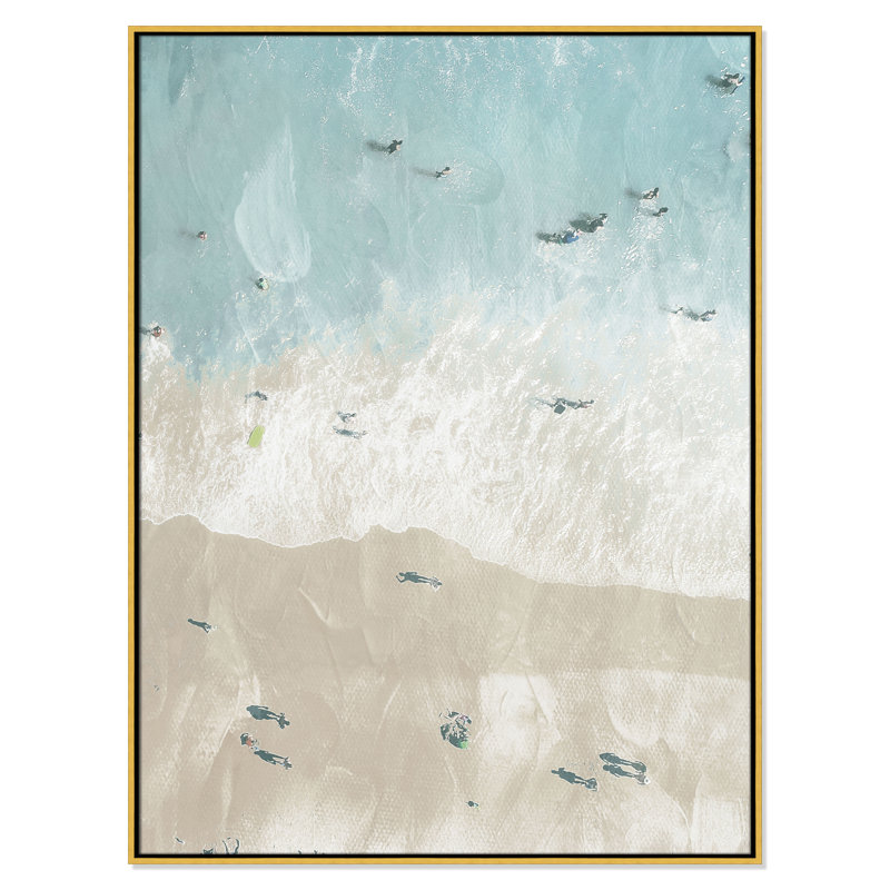 «Lay Out On The Beach II» par Milli Villa, L 37,5 po x H 49,5 po, Flotteur doré