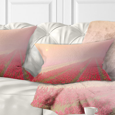 Coussin lombaire à imprimé paysage du lever du soleil sur les rangées de tulipes