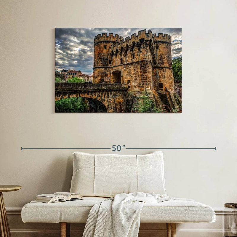Lilie Bridge Castle, H 26 po x l 39 po