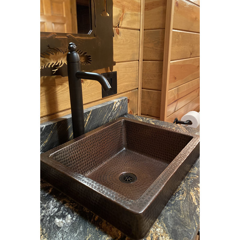 Lavabo vasque carré en cuivre martelé à jupe 15 "