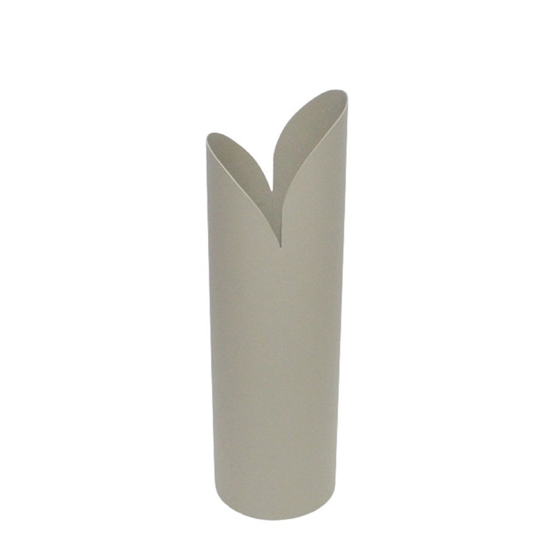Vase en fer Jenny, Ivoire, H 13 po x l 4 po x P 4 po