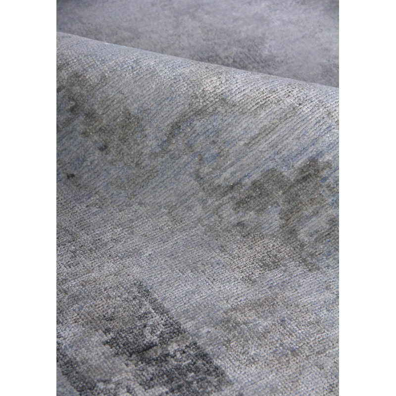 Beverly Oriental Area Rug in Gray, Rectangle 6' x 9'