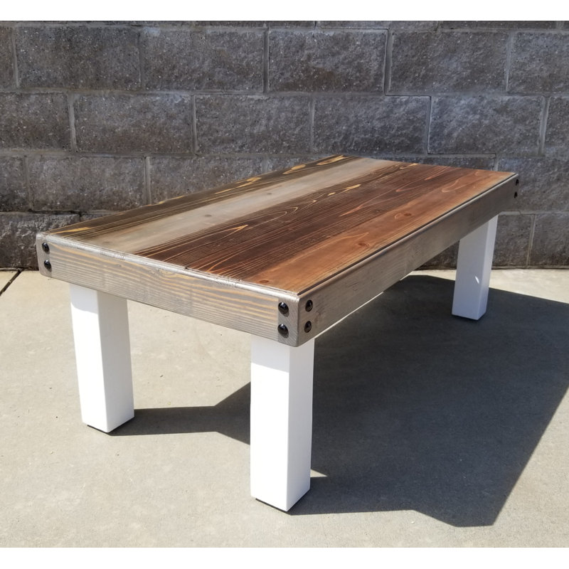 Table basse en bois massif Cayuga