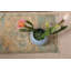 Explorez la beauté du tapis de porte turc rétro dans des tons de vert pastel et de motifs complexes
