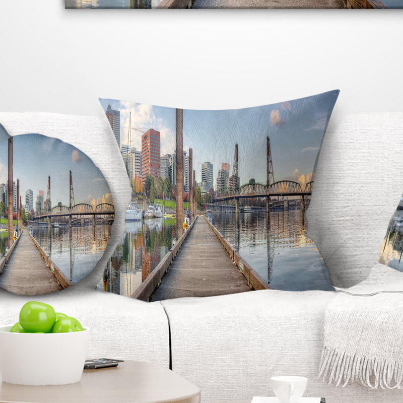 Coussin paysage le long de la rivière Marina, 18 po x 18 po, Coussin décoratif