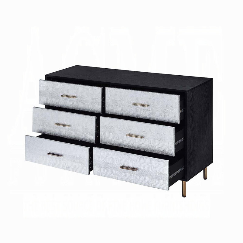Commode composée de noir, d'argent et d'or